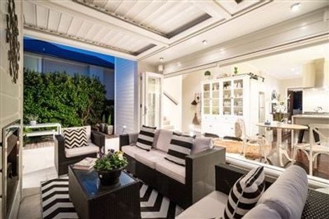 Photo of property in 41 Seaview Avenue, Northcote, Auckland, 0627