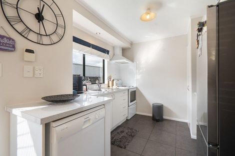 Photo of property in 38 Dahlstrom Grove, Kelvin Grove, Palmerston North, 4414