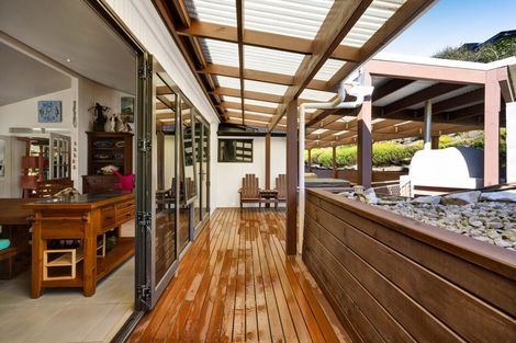 Photo of property in 9 Beach Road, Patea, 4520