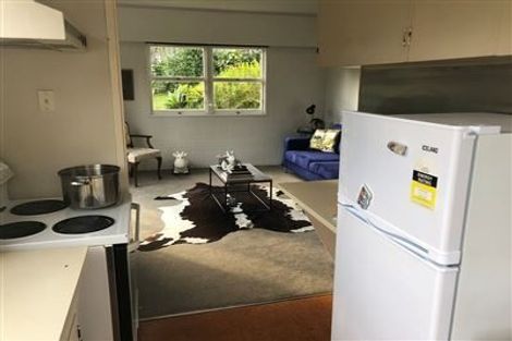 Photo of property in 12 Garmons Way, Castor Bay, Auckland, 0620