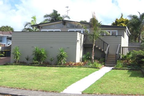 Photo of property in 26 Pipitea Place, Massey, Auckland, 0614