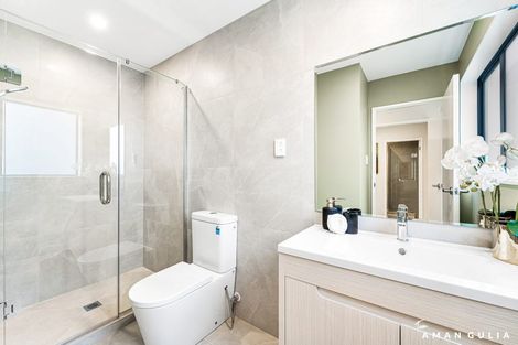 Photo of property in 26-28 Pomaria Road, Henderson, Auckland, 0610