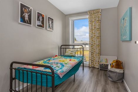 Photo of property in 8 Kopua Place, Whitby, Porirua, 5024