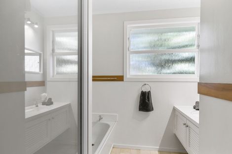 Photo of property in 18 Voltaire Street, Karori, Wellington, 6012