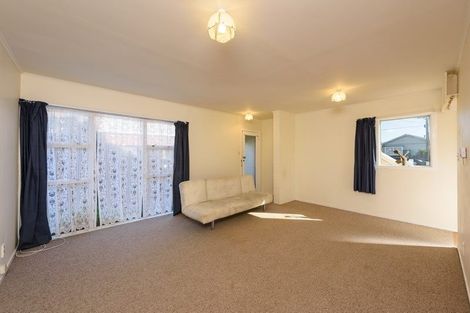 Photo of property in 105f4 Apu Crescent, Lyall Bay, Wellington, 6022