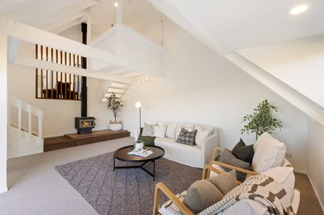 Photo of property in 10 Hobday Lane, Mount Pleasant, Christchurch, 8081