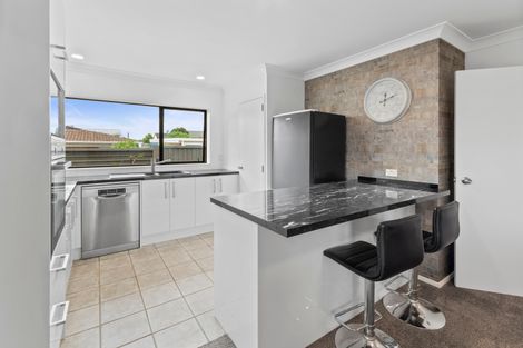 Photo of property in 13c Nelson Street, Papakura, 2110