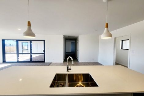 Photo of property in 5 Thorn Place, Levin, 5510