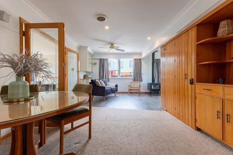 Photo of property in 16 Utauta Street, Waikanae, 5036