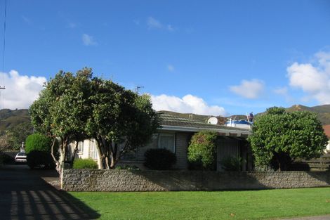 Photo of property in 15a Craddock Street, Waterloo, Lower Hutt, 5011