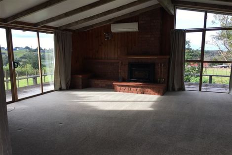 Photo of property in 34 Red Hills Road, Massey, Auckland, 0614