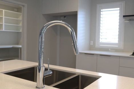 Photo of property in 28 Queen Street, Cambridge, 3434