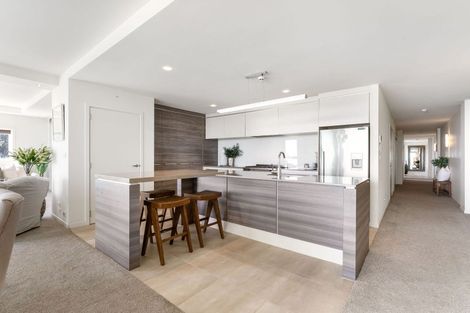 Photo of property in 154 Marine Parade, Mount Maunganui, 3116