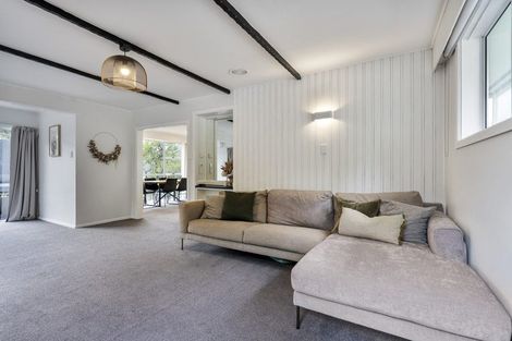 Photo of property in 10 Whitby Place, Westown, New Plymouth, 4310