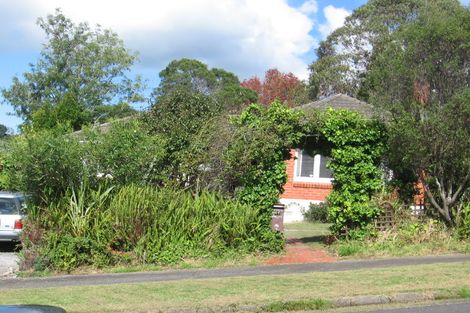 Photo of property in 17 Roland Hill, Glen Eden, Auckland, 0602