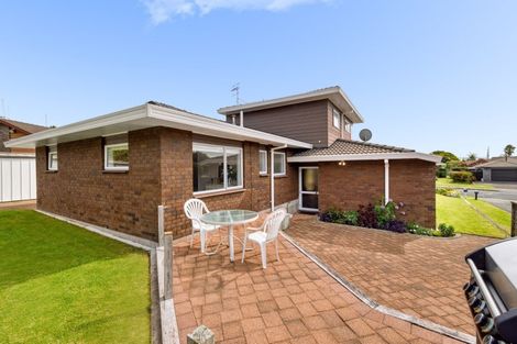 Photo of property in 75 Russley Drive, Mount Maunganui, 3116