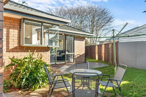 Photo of property in 32 Montclare Avenue, Avonhead, Christchurch, 8042