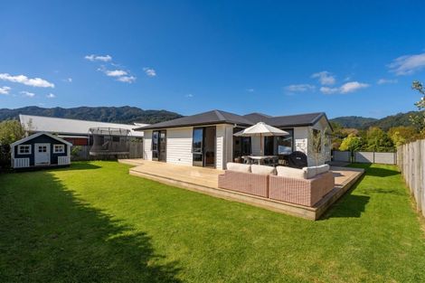Photo of property in 5 Victoria Street, Coromandel, 3506