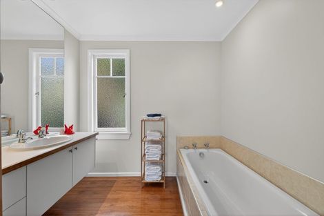Photo of property in 21 Richmond Avenue, Nelson South, Nelson, 7010