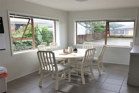 Photo of property in 19 Sandspit Road, Waiuku, 2123