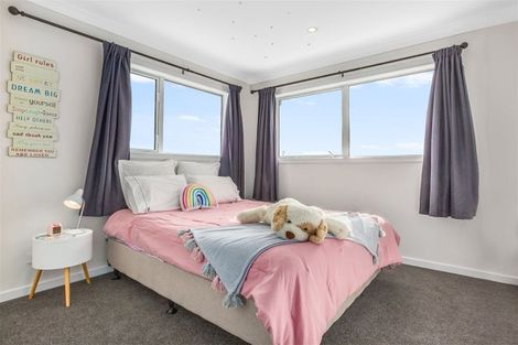 Photo of property in 16 Schooner Drive, Whitby, Porirua, 5024