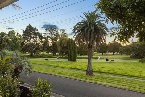 Photo of property in 62 Wairoa Road, Narrow Neck, Auckland, 0624