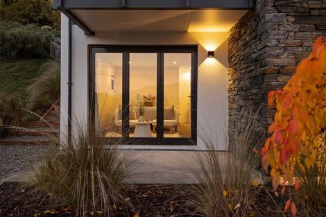 Photo of property in 1 Goldleaf Hill, Queenstown, 9300