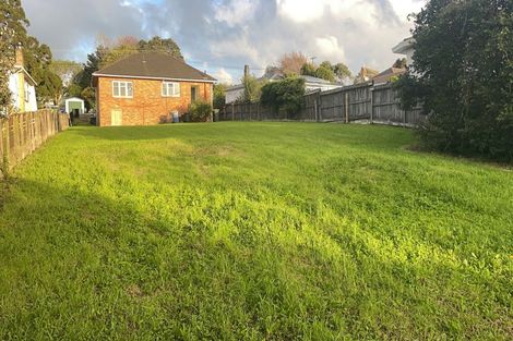 Photo of property in 63 Golf Road, New Lynn, Auckland, 0600