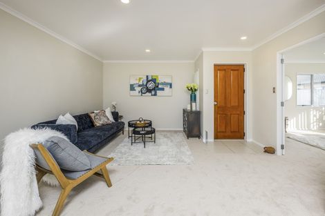 Photo of property in 9 Puketi Lane, Waiuku, 2123