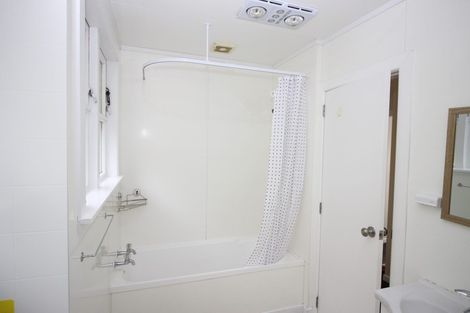 Photo of property in 47 Link Road, Newlands, Wellington, 6037