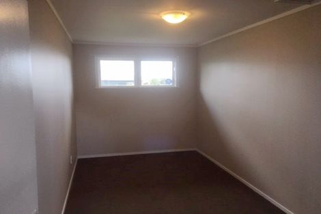 Photo of property in 8 Statesman Street, Henderson, Auckland, 0612