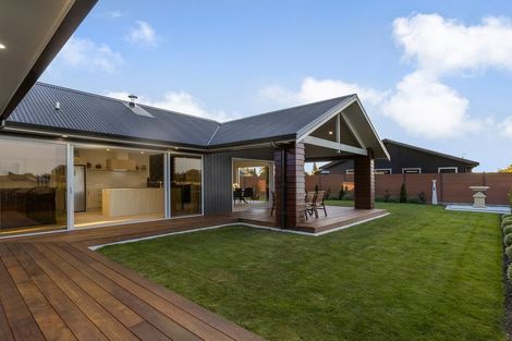 Photo of property in 25 Phoenix Palms Grove, Levin, 5510