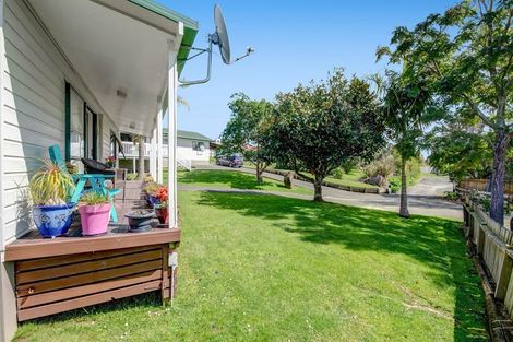 Photo of property in 68 Matija Place, Red Beach, 0932