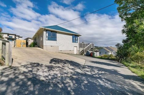 Photo of property in 14 Downes Street, Titahi Bay, Porirua, 5022