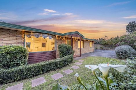 Photo of property in 14 Swanson Oaks, Swanson, Auckland, 0612