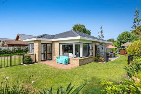 Photo of property in 75 Maygrove Drive, Orewa, 0931