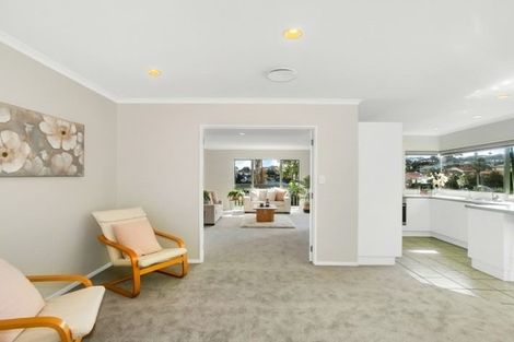 Photo of property in 4 De Havilland Drive, Goodwood Heights, Auckland, 2105