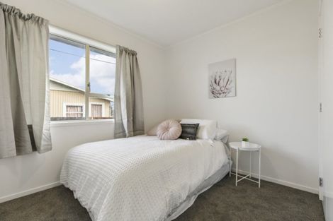 Photo of property in 2/121 Gardner Avenue, New Lynn, Auckland, 0600