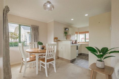 Photo of property in 5 Royal Fern, Kelvin Grove, Palmerston North, 4414