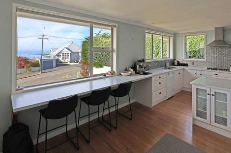 Photo of property in 16 Ure Street, South Hill, Oamaru, 9400