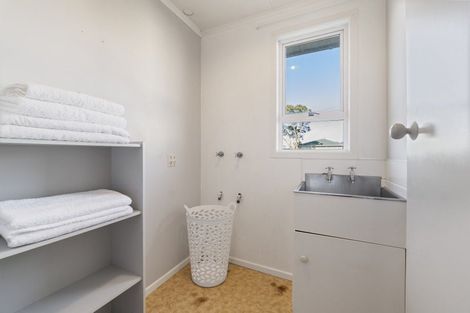 Photo of property in 8 Buckland Place, Spotswood, New Plymouth, 4310