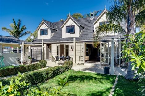 Photo of property in 27 Lowther Place, Taradale, Napier, 4112
