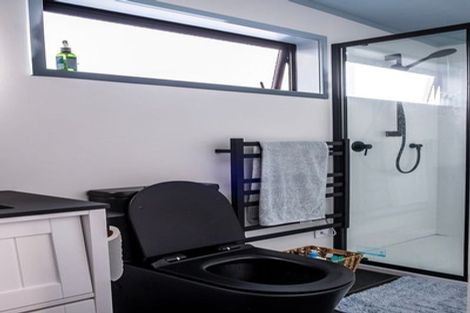 Photo of property in 1/90 Gloria Avenue, Te Atatu Peninsula, Auckland, 0610