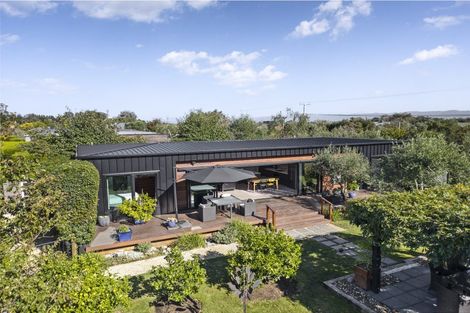 Photo of property in 2 Burgundy Drive, Martinborough, 5711