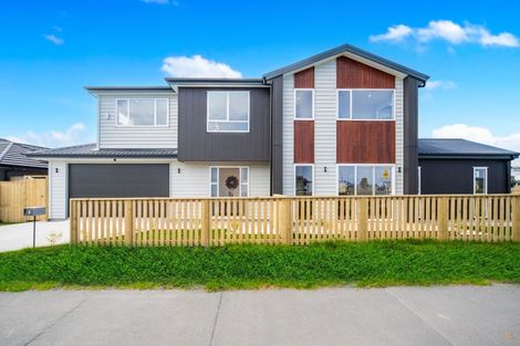 Photo of property in 1 Ritetai Street, Clarks Beach, 2122