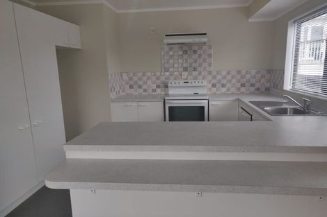 Photo of property in 2/65 Golf Road, New Lynn, Auckland, 0600