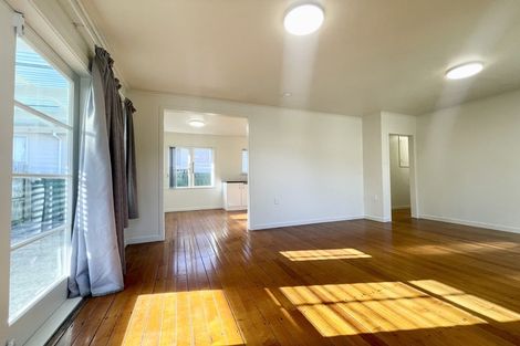 Photo of property in 11 Surrey Street, Manurewa, Auckland, 2102