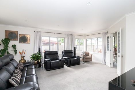 Photo of property in 10 Harris Place, Ngatea, 3503