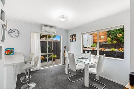 Photo of property in 24 Millstream Drive, Henderson, Auckland, 0610