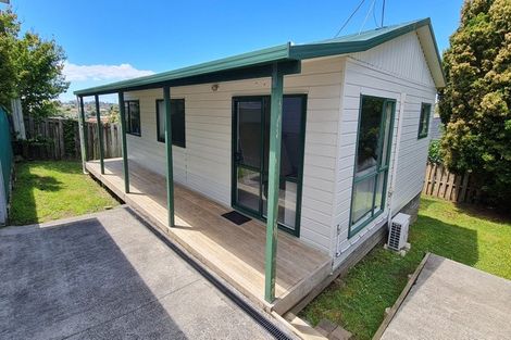 Photo of property in 33 Athena Drive, Totara Vale, Auckland, 0629